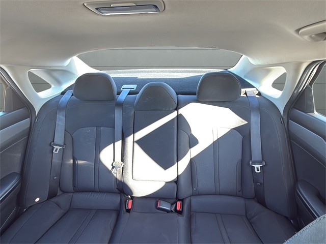 Kia K5 Vehicle Full-screen Gallery Image 26