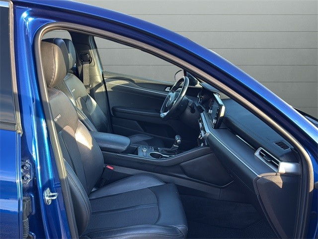 Kia K5 Vehicle Full-screen Gallery Image 15