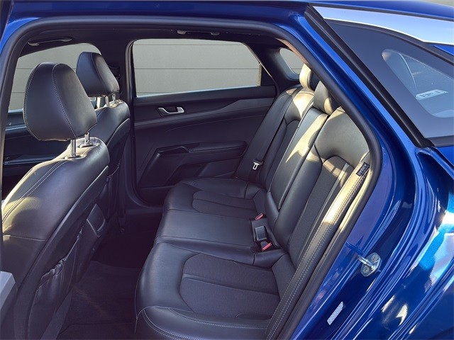 Kia K5 Vehicle Full-screen Gallery Image 17