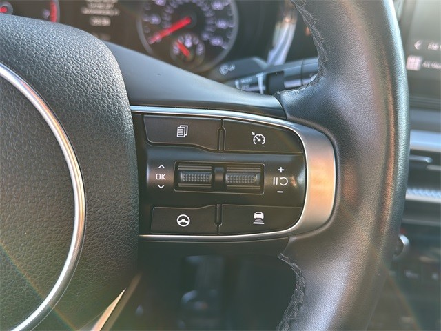 Kia K5 Vehicle Full-screen Gallery Image 19