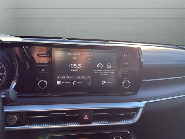 Kia K5 Vehicle Full-screen Gallery Image 22