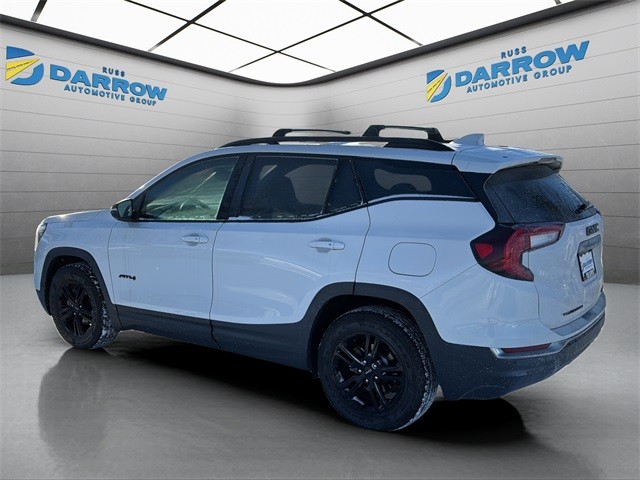 GMC Terrain Vehicle Full-screen Gallery Image 3