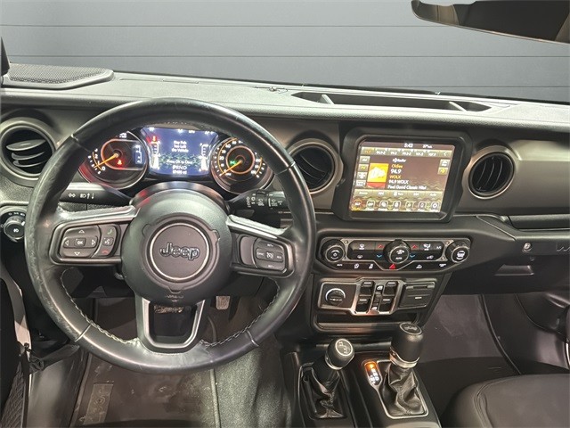Jeep Wrangler Vehicle Full-screen Gallery Image 12