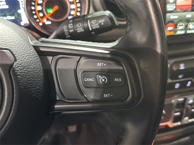 Jeep Wrangler Vehicle Full-screen Gallery Image 19