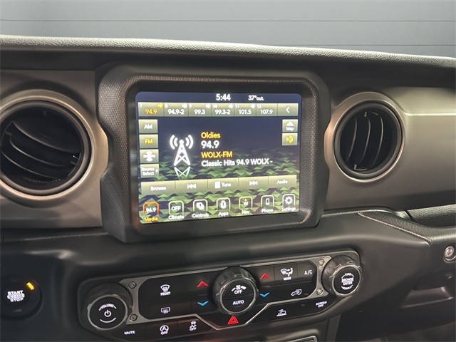 Jeep Wrangler Vehicle Full-screen Gallery Image 22