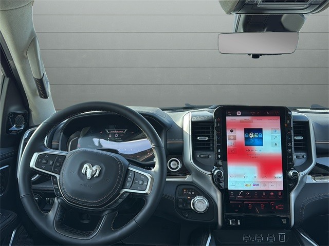 Ram 1500 Vehicle Full-screen Gallery Image 12