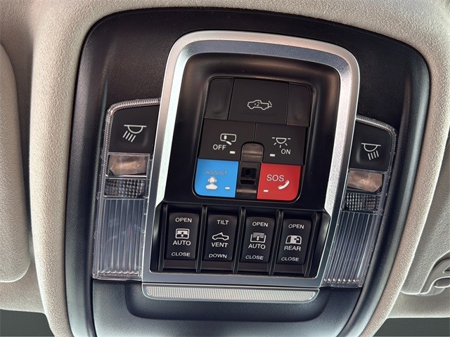 Ram 1500 Vehicle Full-screen Gallery Image 24