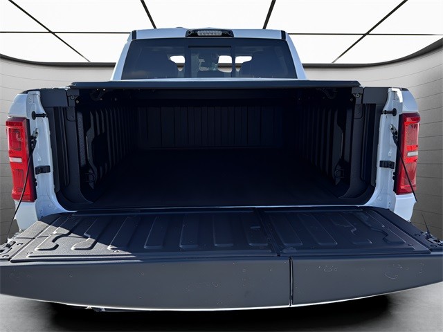 Ram 1500 Vehicle Full-screen Gallery Image 25