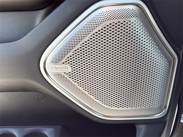 Ram 1500 Vehicle Full-screen Gallery Image 26