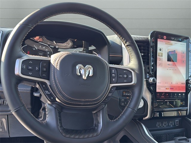 Ram 1500 Vehicle Full-screen Gallery Image 27