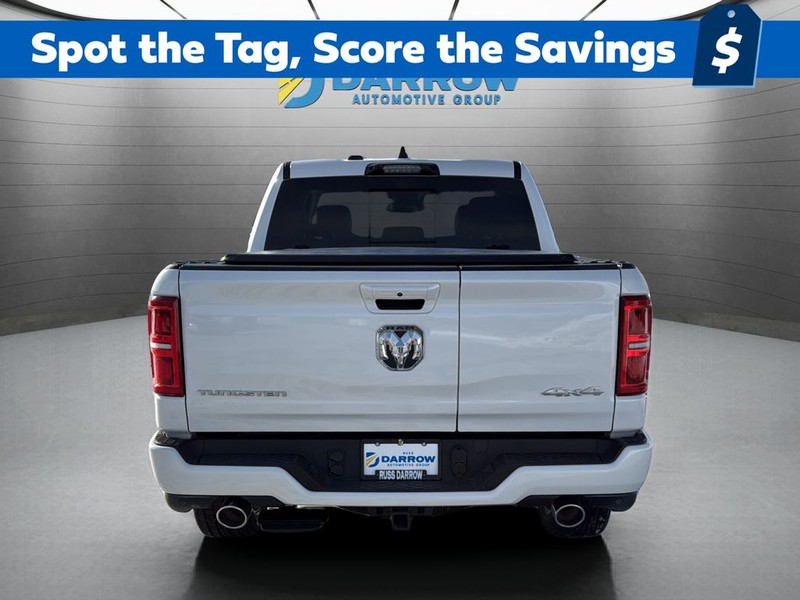 Ram 1500 Vehicle Full-screen Gallery Image 4