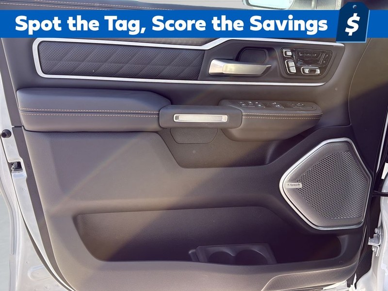 Ram 1500 Vehicle Full-screen Gallery Image 11