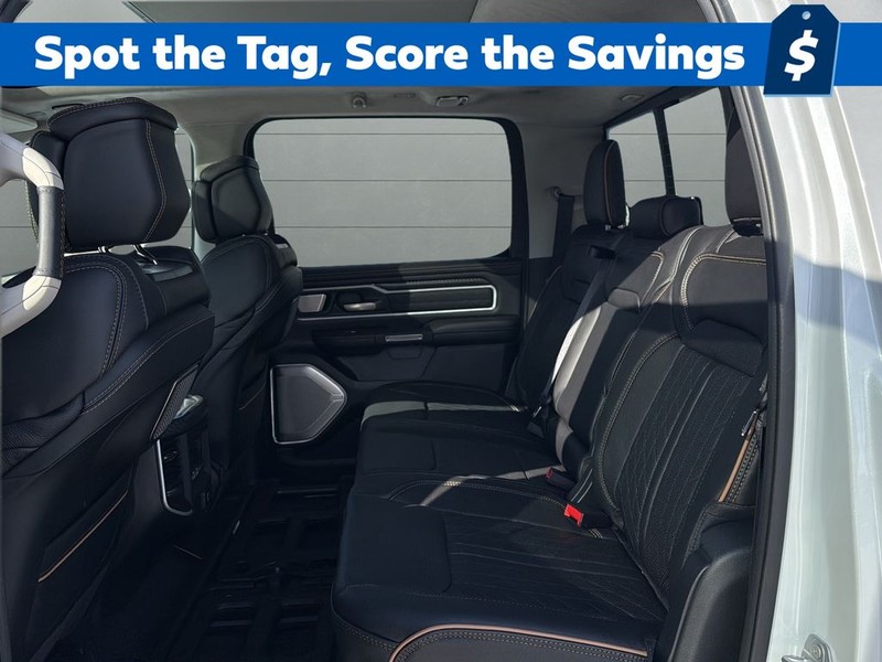 Ram 1500 Vehicle Full-screen Gallery Image 17