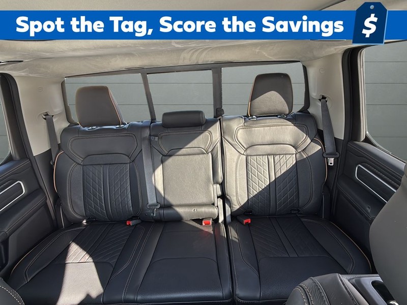 Ram 1500 Vehicle Full-screen Gallery Image 28