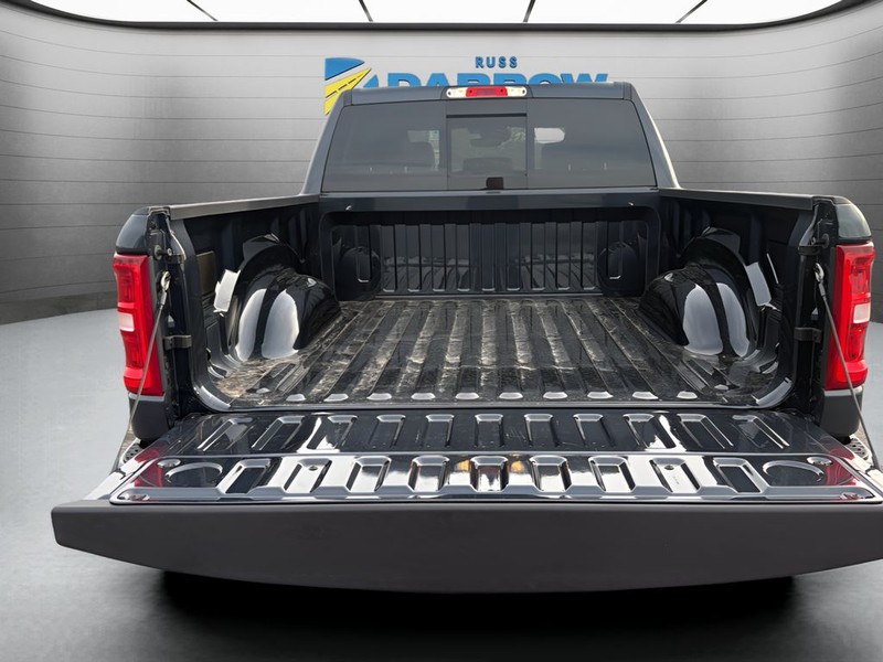 Ram 1500 Vehicle Full-screen Gallery Image 24