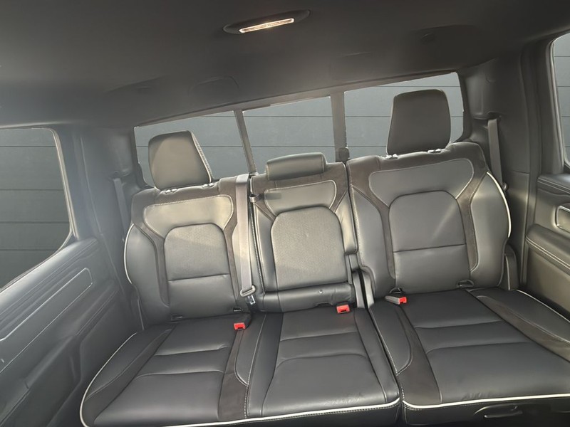 Ram 1500 Vehicle Full-screen Gallery Image 28