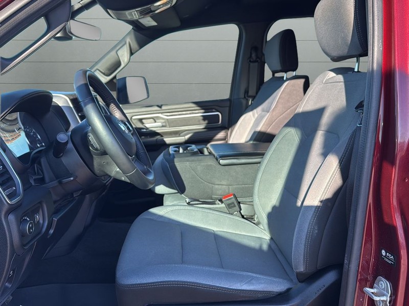 Ram 1500 Vehicle Full-screen Gallery Image 10