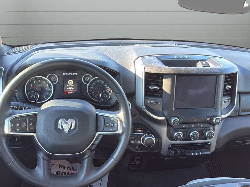 Ram 1500 Vehicle Full-screen Gallery Image 12