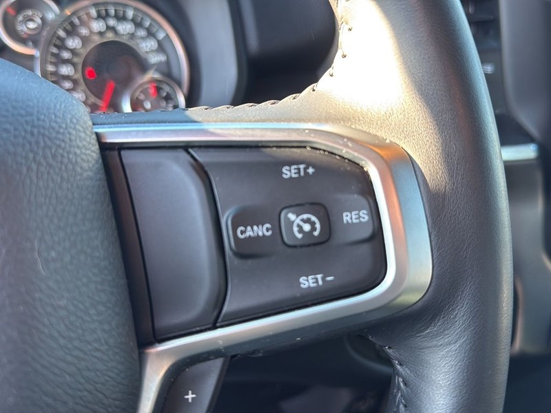 Ram 1500 Vehicle Full-screen Gallery Image 18