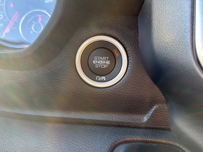 Ram 1500 Vehicle Full-screen Gallery Image 19