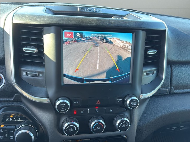 Ram 1500 Vehicle Full-screen Gallery Image 21