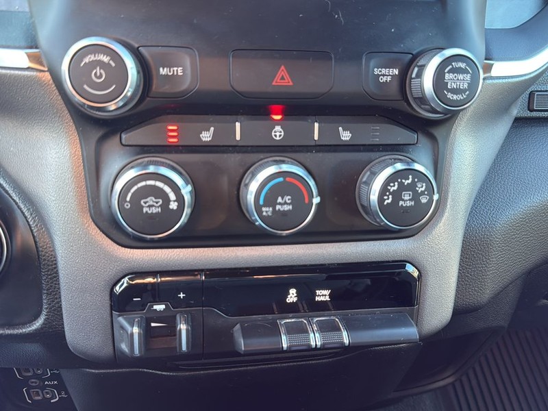 Ram 1500 Vehicle Full-screen Gallery Image 23