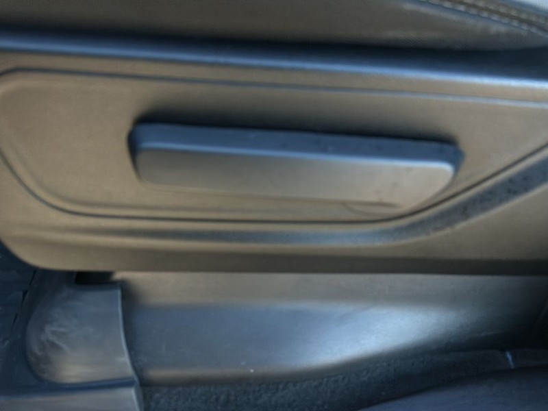 Ram 1500 Vehicle Full-screen Gallery Image 25