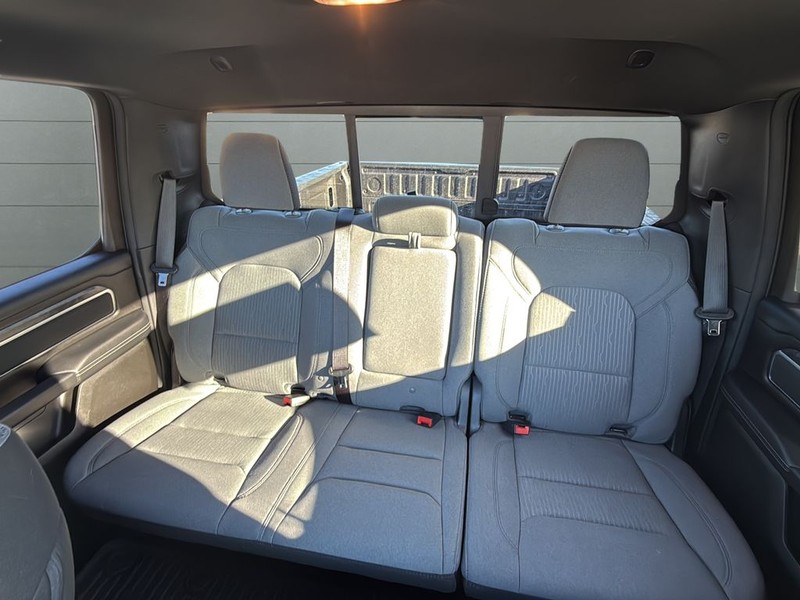 Ram 1500 Vehicle Full-screen Gallery Image 27