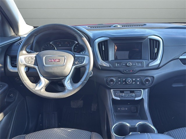 GMC Terrain Vehicle Full-screen Gallery Image 12