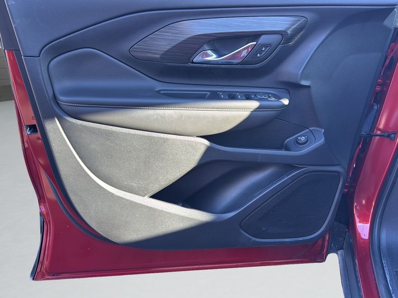 GMC Terrain Vehicle Full-screen Gallery Image 11