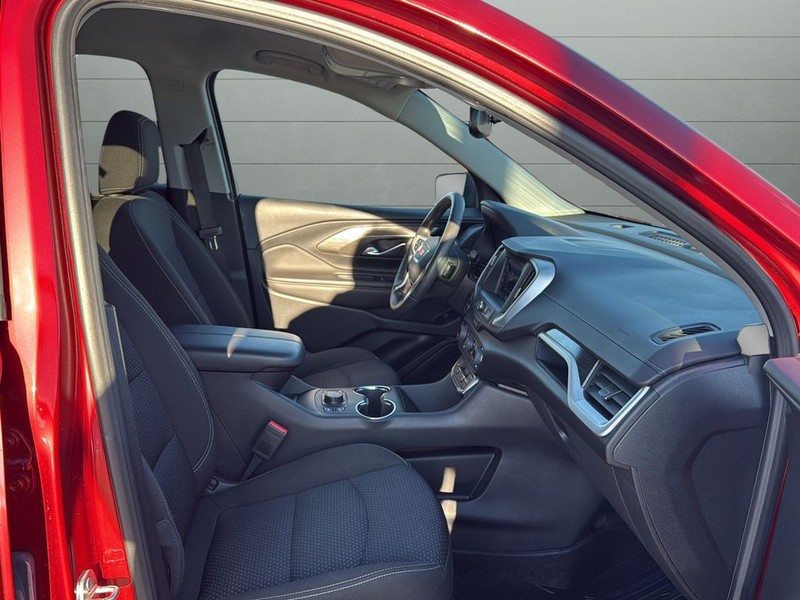 GMC Terrain Vehicle Full-screen Gallery Image 15