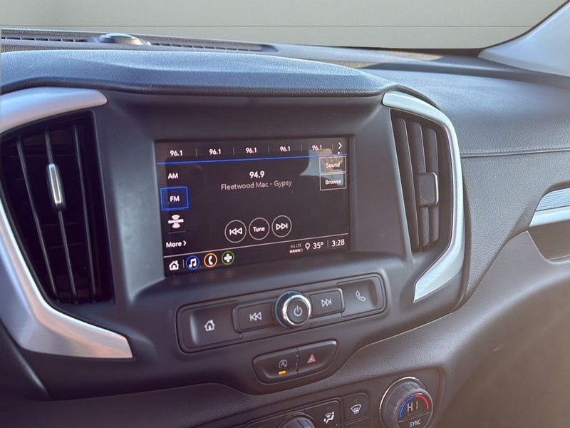 GMC Terrain Vehicle Full-screen Gallery Image 21