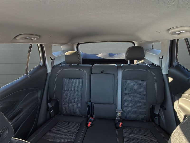 GMC Terrain Vehicle Full-screen Gallery Image 26