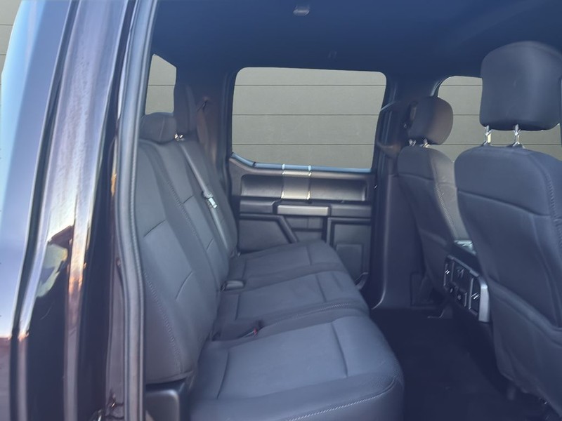 Ford F-150 Vehicle Full-screen Gallery Image 14