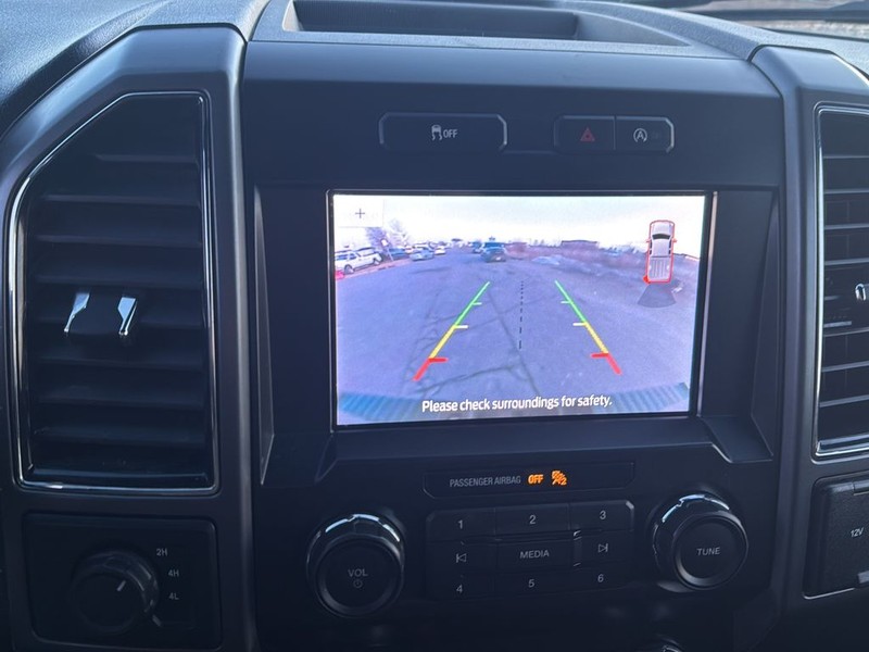 Ford F-150 Vehicle Full-screen Gallery Image 22