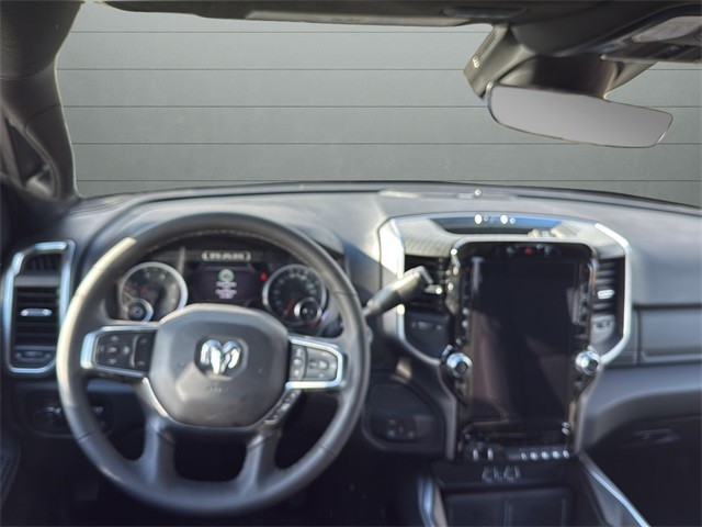 Ram 2500 Vehicle Full-screen Gallery Image 12