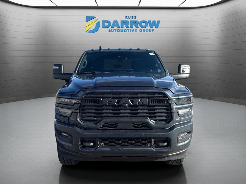 Ram 2500 Vehicle Full-screen Gallery Image 8