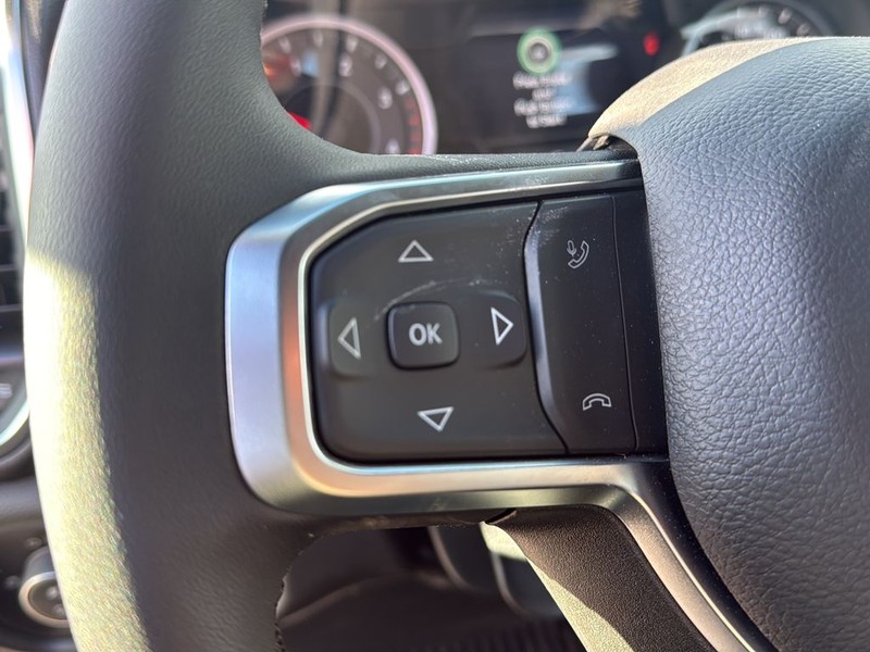 Ram 2500 Vehicle Full-screen Gallery Image 9