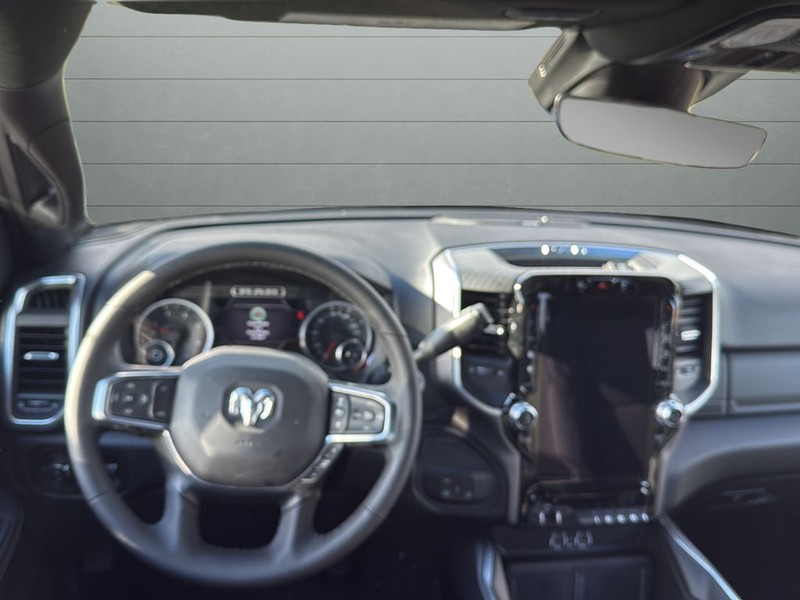 Ram 2500 Vehicle Full-screen Gallery Image 12