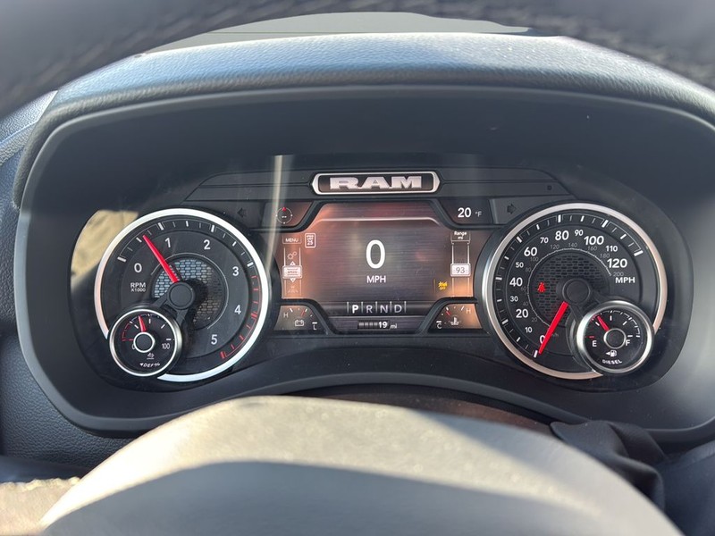 Ram 2500 Vehicle Full-screen Gallery Image 13