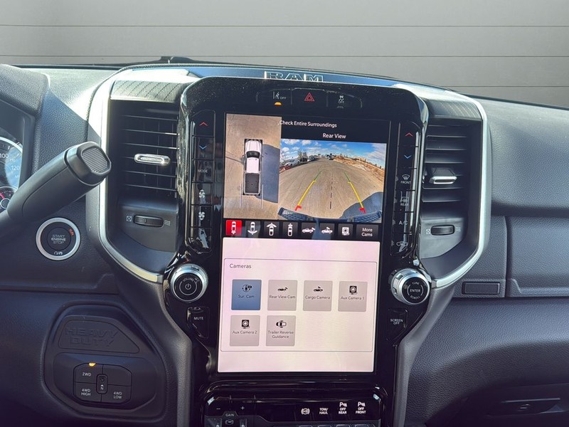 Ram 2500 Vehicle Full-screen Gallery Image 22