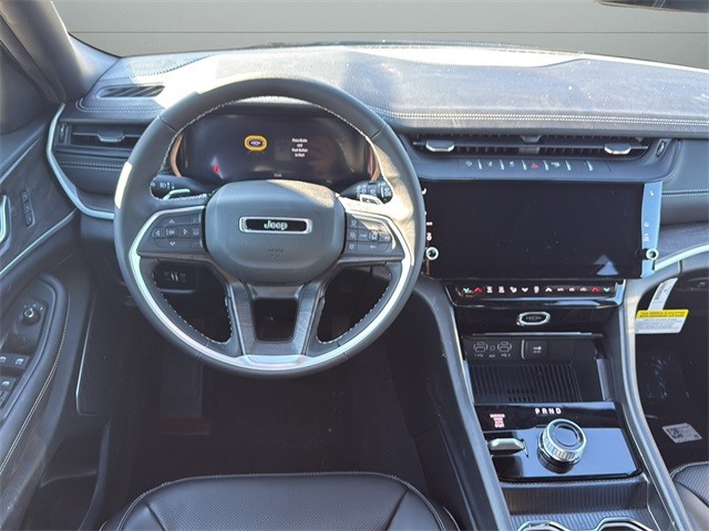 Jeep Grand Cherokee Vehicle Full-screen Gallery Image 12