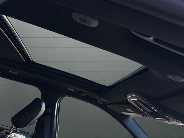 Jeep Grand Cherokee Vehicle Full-screen Gallery Image 16