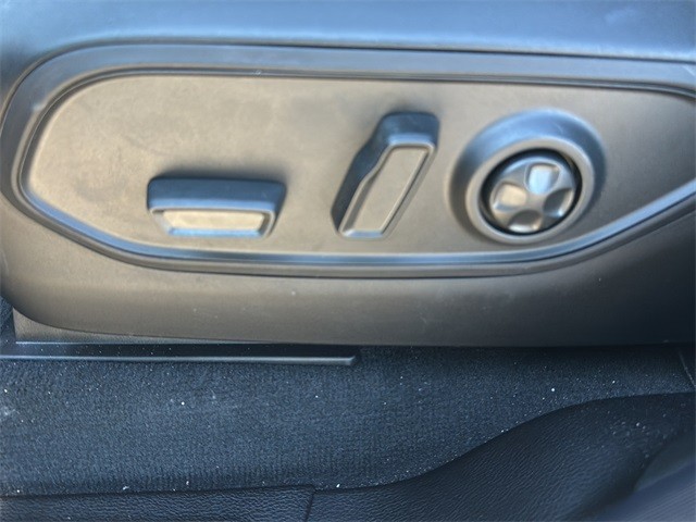 Jeep Grand Cherokee Vehicle Full-screen Gallery Image 27