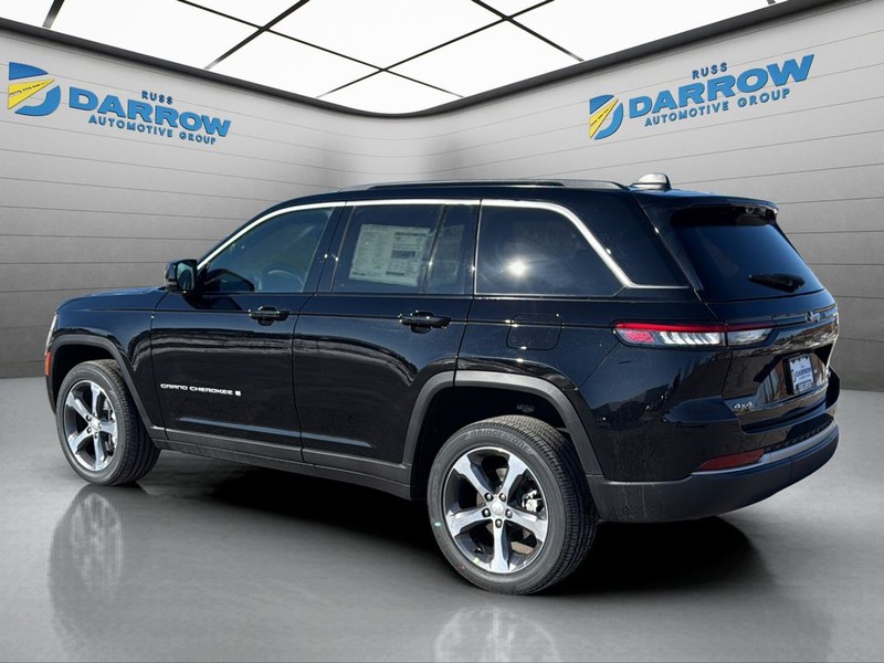 Jeep Grand Cherokee Vehicle Full-screen Gallery Image 3