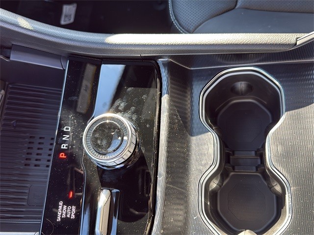 Jeep Grand Cherokee Vehicle Full-screen Gallery Image 22