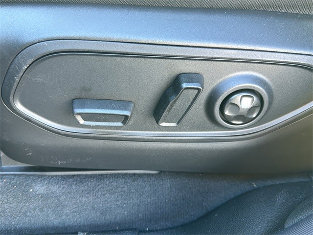 Jeep Grand Cherokee Vehicle Full-screen Gallery Image 27