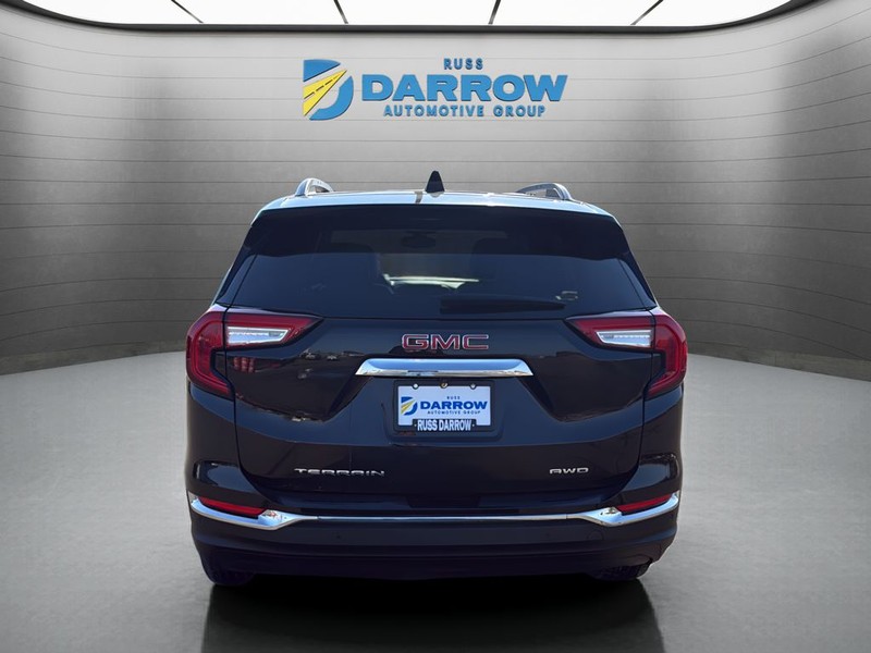 GMC Terrain Vehicle Full-screen Gallery Image 4