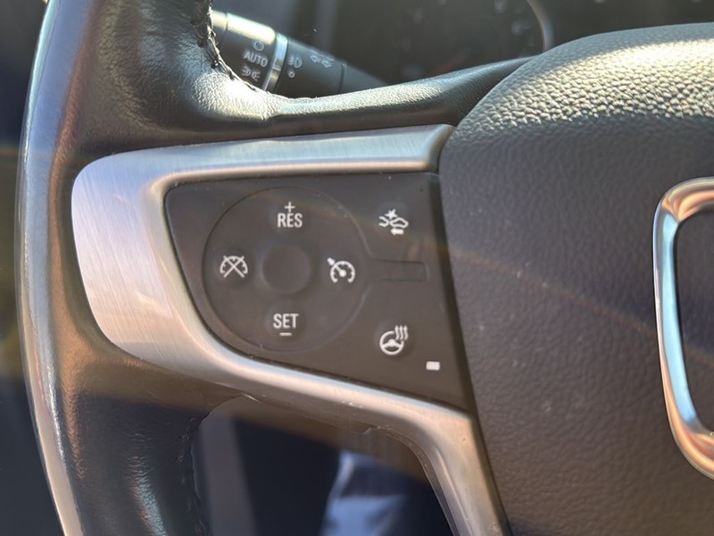 GMC Terrain Vehicle Full-screen Gallery Image 9