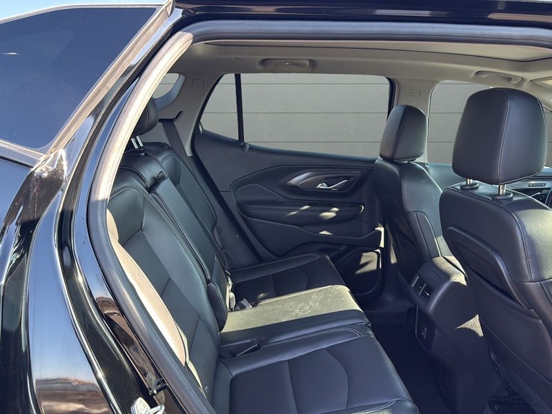 GMC Terrain Vehicle Full-screen Gallery Image 14